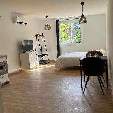 Comme A La Maison Crest Luaran gambar