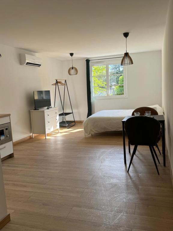 Comme A La Maison Crest Luaran gambar