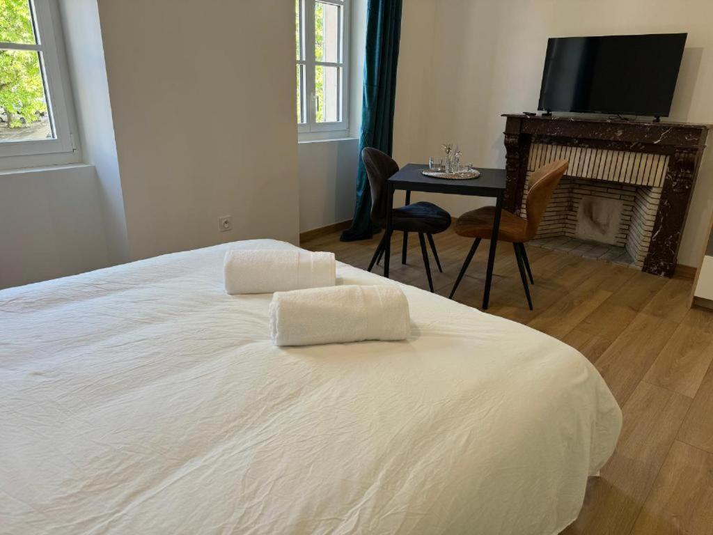 Comme A La Maison Crest Luaran gambar