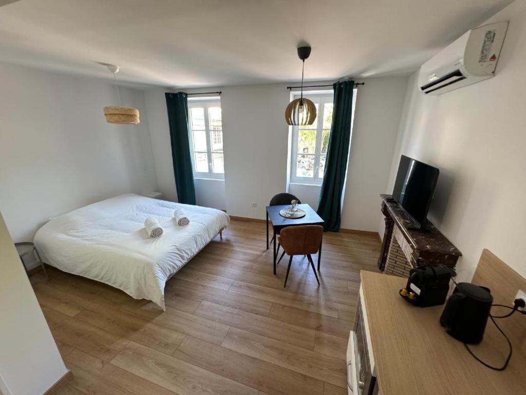 Comme A La Maison Crest Luaran gambar